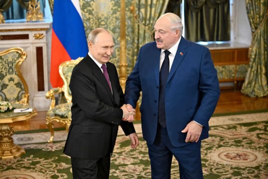 Путин и Лукашенко провели пресс-конференцию по итогам встречи Путин и Лукашенко провели пресс-конференцию по итогам встречи