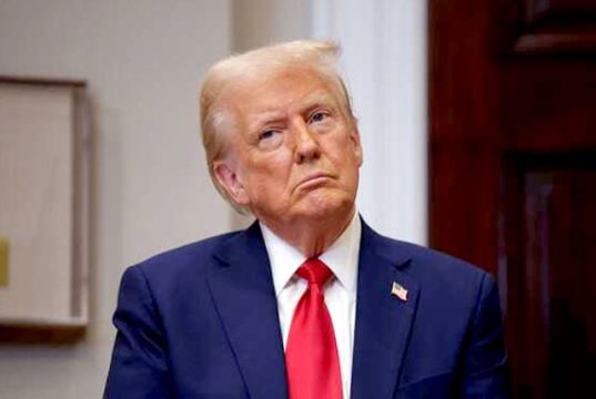 Трамп сегодня соберет совещание по остановке помощи Украине Трамп сегодня соберет совещание по остановке помощи Украине