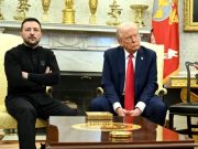 Трампу задали вопрос: «вы посредник между Украиной и Россией, либо вы на стороне Украины?» Трампу задали вопрос: «вы посредник между Украиной и Россией, либо вы на стороне Украины?»