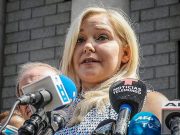 Правозащитница Вирджиния Джуффре найдена мертвой в своем доме в Австралии Правозащитница Вирджиния Джуффре найдена мертвой в своем доме в Австралии