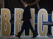 Разрыв между вкладом БРИКС и G7 в мировую экономику вырос до рекорда