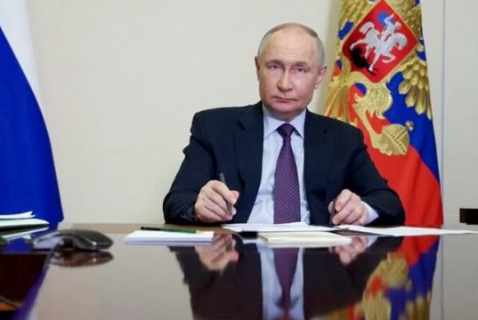 Путин: Ход перемирия покажет готовность киевского режима к желанию и способности мирно урегулировать вопрос Путин: Ход перемирия покажет готовность киевского режима к желанию и способности мирно урегулировать вопрос