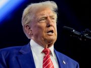 Работа над мирной сделкой между Россией и Украиной идет гладко, заявил Трамп Работа над мирной сделкой между Россией и Украиной идет гладко, заявил Трамп, отметив, что верит в будущий успех переговоров