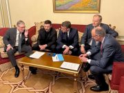 Украина готова к 30-дневному перемирию, начиная с понедельника 12 мая Украина готова к 30-дневному перемирию, начиная с понедельника 12 мая