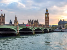 Друг Трампа грозит сломать политическую систему Великобритании