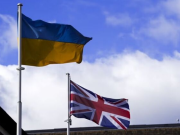 Победившая в Британии партия Reform UK убрала флаги Украины с городских улиц – The Independent