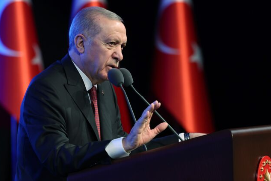 Турецкая газета Hurriyet: Трамп попросил Реджепа Эрдогана выступить посредником по завершению войны в Украине.