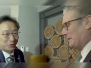 Премьер Британии Стармер не узнал нового президента Южной Кореи и пожал руку его переводчику Премьер Британии Стармер не узнал нового президента Южной Кореи и пожал руку его переводчику