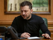 Зеленский провёл телефонный разговор с Эрдоганом. По словам Зеленского, обсуждалась возможность организации четырёхсторонней встречи на уровне лидеров Украины, России, Турции и Соединенных Штатов.