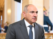 Пашинян предложил главе Армянской церкви посмотреть на его пенис