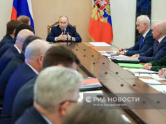 Путин провел совещание по вопросам государственной программы вооружения