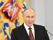 Путин поздравил граждан страны с Днем России