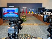 До официального начала сегодняшних переговоров в Стамбуле министр обороны Умеров провел встречу с главой МИД Турции До официального начала сегодняшних переговоров в Стамбуле министр обороны Умеров провел встречу с главой МИД Турции