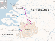 Крупнейший порт Европы Роттердам готовится к возможному вооруженному конфликту с Россией: он резервирует места для судов, перевозящих военные грузы, и планирует, куда перенаправить грузы в случае начала войны.
