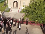 Прихожане храма в Молдове отбили рейдерскую атаку представителей румынской церкви. Что дальше?