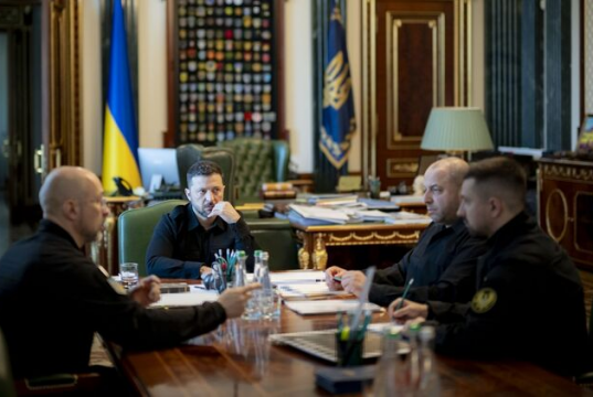 В ходе перестановок Зеленский выдвинул во власть людей, которые вызовут благосклонность Трампа — Bloomberg