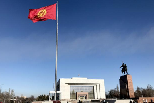 В Бишкеке обсуждают вопрос о вхождении в Союзное государство России и Белоруссии.