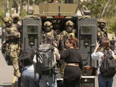 Противостояние с иммиграционными властями вышло на новый уровень Противостояние с иммиграционными властями вышло на новый уровень