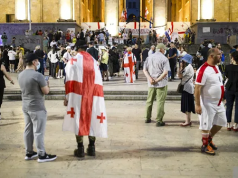 Грузинские радикалы напали на американца, приняв его за россиянина