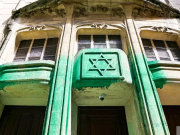 Эти обвинения, по мнению Парижа, «противоречат нормам международного права», в том числе обязанность не вмешиваться во внутренние дела государств.