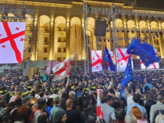 Оппозиция готовится к революции, и любопытно только, что или кто послужит для нее «залпом Авроры»