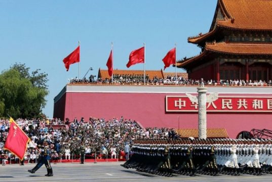 Стало известно, кто будет рядом с Путиным во время военного парада в Пекине Стало известно, кто будет рядом с Путиным во время военного парада в Пекине
