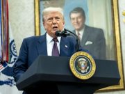 Трамп настаивает на необходимости встречи Зеленского и Путина Трамп настаивает на необходимости встречи Зеленского и Путина