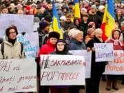 У журналистов нет шансов: в Молдове перед выборами добивают неугодные СМИ