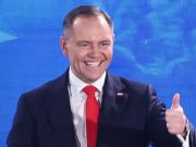 Навроцкий относится к тому типу слепых современных политиков, которым все равно, что заявлять и обещать Навроцкий относится к тому типу слепых современных политиков, которым все равно, что заявлять и обещать