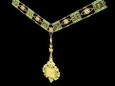 Президент Египта Абдель Фаттах ас-Сиси наградил Дональда Трампа высшей государственной наградой страны — «Орденом Нила» Президент Египта Абдель Фаттах ас-Сиси наградил Дональда Трампа высшей государственной наградой страны — «Орденом Нила»