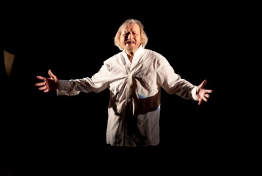 В Тбилисском драматическом театре имени Грибоедова прошел спектакль, посвященный 130-летию со дня рождения Сергея Есенина В Тбилисском драматическом театре имени Грибоедова прошел спектакль, посвященный 130-летию со дня рождения Сергея Есенина