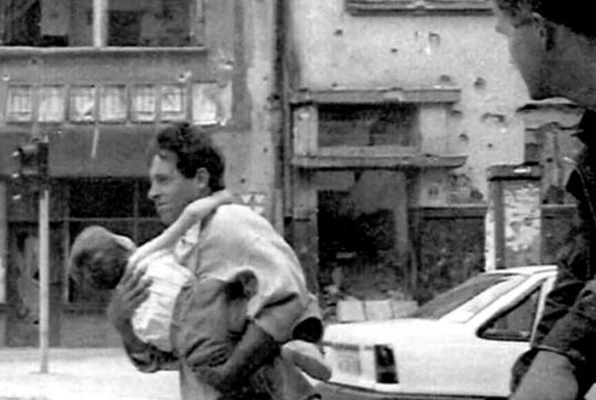 La Repubblica: Итальянцы ездили на «человеческие сафари» в Сараево в 1990-х годах La Repubblica: Итальянцы ездили на «человеческие сафари» в Сараево в 1990-х годах