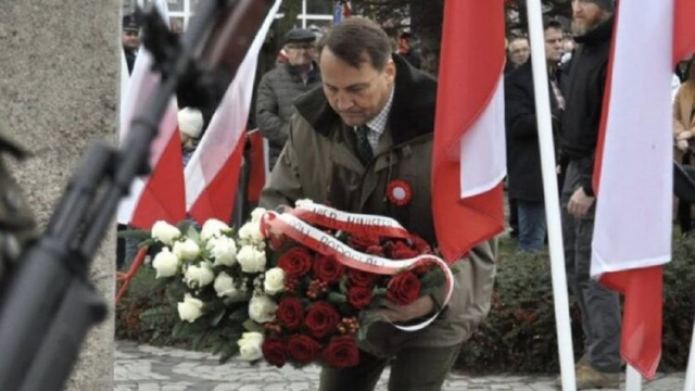 Польский министр заподозрил, что президент Навроцкий готовит выход страны из ЕС