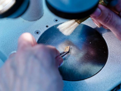 Нидерланды вернули контроль над Nexperia китайскому владельцу