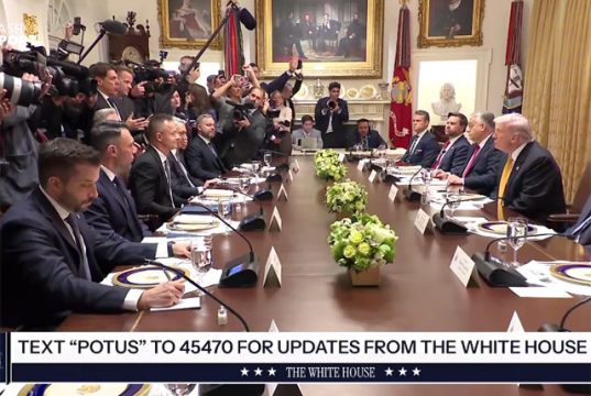 Трамп признал, что Венгрии трудно получать нефть другими путями, кроме как из России Трамп признал, что Венгрии трудно получать нефть другими путями, кроме как из России