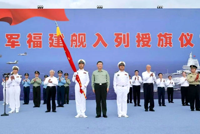 Китай ввел в эксплуатацию первый авианосец, оснащенный электромагнитной катапультой Китай ввел в эксплуатацию первый авианосец, оснащенный электромагнитной катапультой