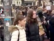 Ещё видео молодёжных протестов в Германии Ещё видео молодёжных протестов в Германии