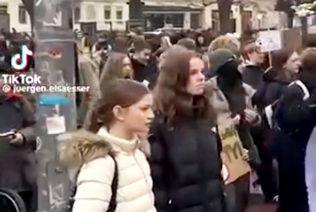 Ещё видео молодёжных протестов в Германии Ещё видео молодёжных протестов в Германии