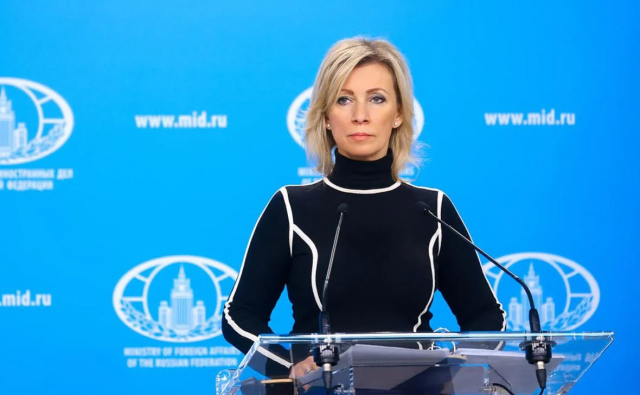 Захарова: западные политики связаны с Зеленским коррупцией