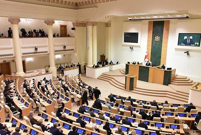 Парламент Грузии в первом чтении утвердил поправки в закон Парламент Грузии в первом чтении утвердил поправки в закон