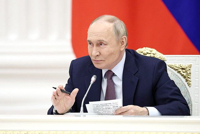 Путин подчеркнул приоритетность решения вопросов демографии Путин подчеркнул приоритетность решения вопросов демографии