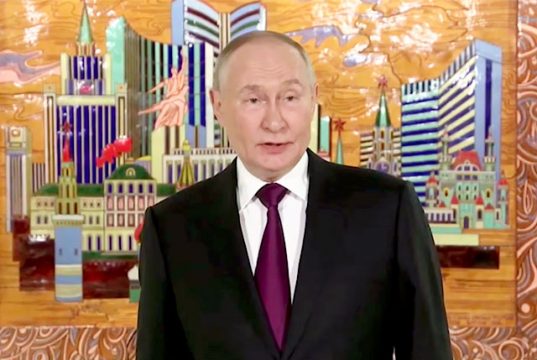 Европа выдвигает абсолютно неприемлемые для России предложения по урегулированию конфликта на Украине, подчеркнул Путин Европа выдвигает абсолютно неприемлемые для России предложения по урегулированию конфликта на Украине, подчеркнул Путин