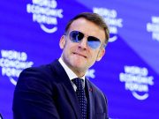 Трамп высмеивает Макрона за ношение солнцезащитных очков Трамп высмеивает Макрона за ношение солнцезащитных очков