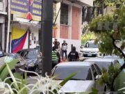 В Каракасе опасаются возможных столкновений сторонников Мадуро и министра обороны страны Лопеса В Каракасе опасаются возможных столкновений сторонников Мадуро и министра обороны страны Лопеса