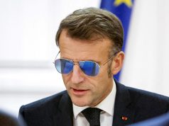 Макрон: Умы наших детей не продаются Макрон: Умы наших детей не продаются