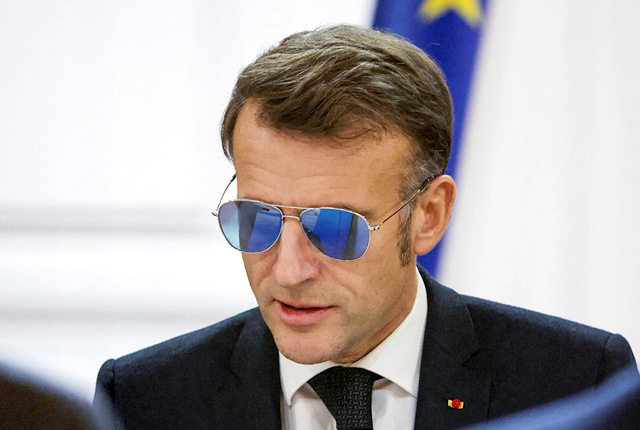 Макрон: Умы наших детей не продаются Макрон: Умы наших детей не продаются