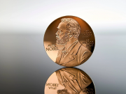 Трамп принял медаль Нобелевской премии мира в подарок от Мачадо