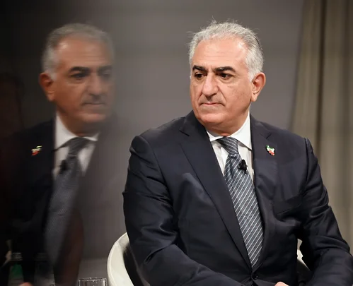 Сын свергнутого шаха Ирана призвал протестующих к силовому захвату власти