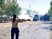 В телефонах задержанных участников беспорядков в Иране обнаружено видео, в котором женщина инструктирует их, как вести себя при задержании В телефонах задержанных участников беспорядков в Иране обнаружено видео, в котором женщина инструктирует их, как вести себя при задержании