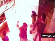 Террористы закидывают бутылками с зажигательной смесью маленьких детей в Сабзеваре (провинция Хорасан) Террористы закидывают бутылками с зажигательной смесью маленьких детей в Сабзеваре (провинция Хорасан)